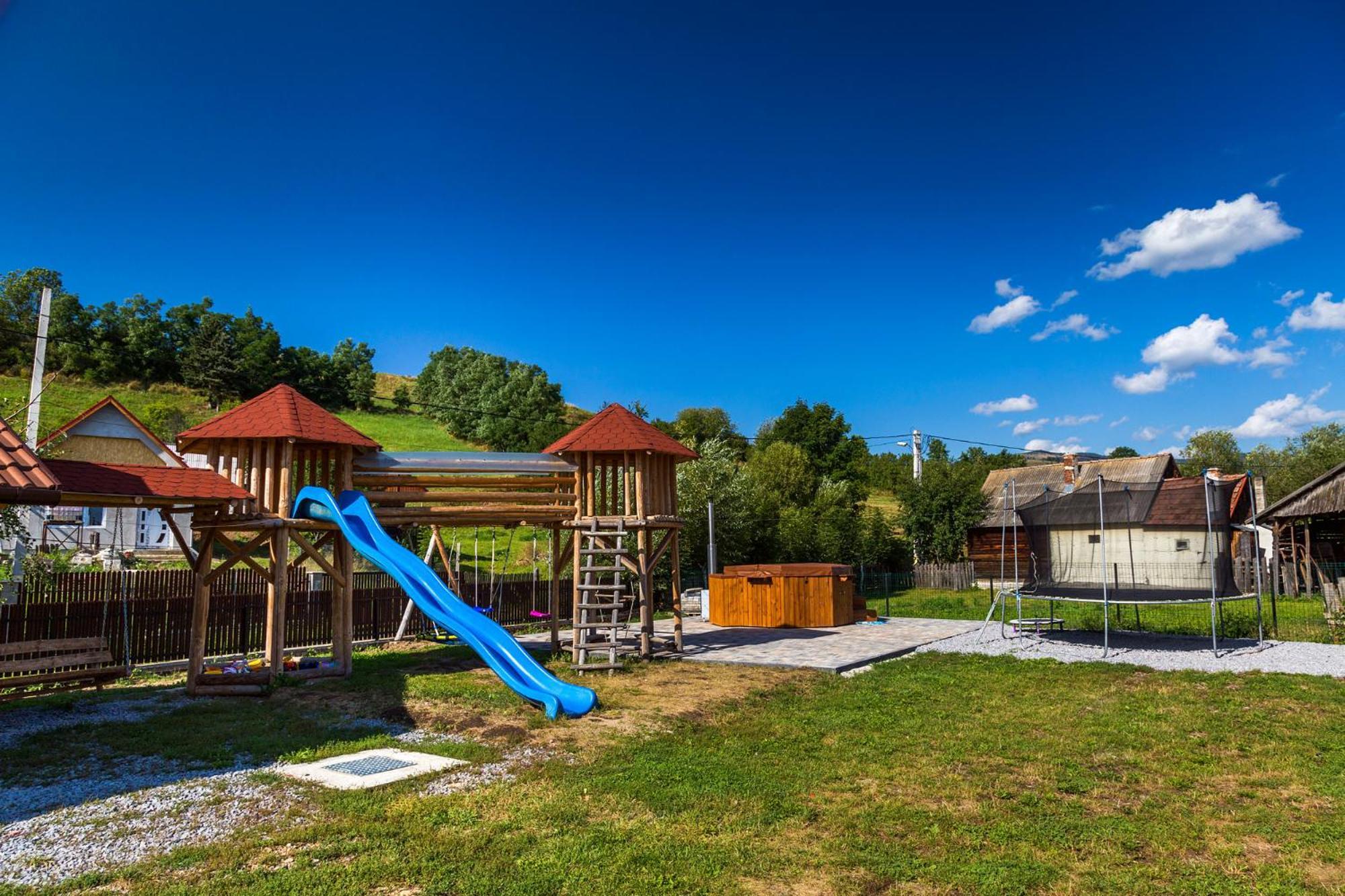 Eross Kulcsoshaz Villa Lăzarea Exterior foto